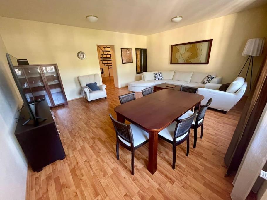 Huge Two Floor Apartment On The Park Colonnade With Free Parking For One Car, 160 Sqm Karlovy Vary Extérieur photo